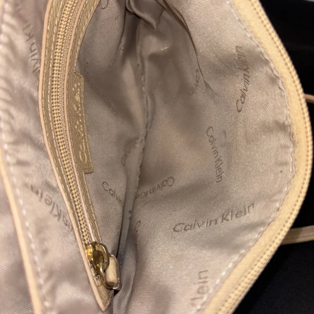 Calvin Klein Pebbled Leather Peach Chain Crossbody Purse Gold Lock Charm‎ EUC - Picture 16 of 16